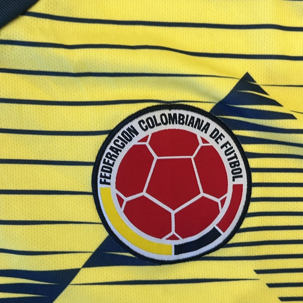 2019 Adidas Men’s Colombia National Team Home‎ Soccer Jersey Medium